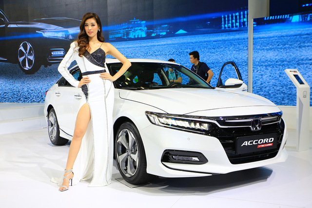 Honda Accord lần đầu bán vượt Mazda6 tại Việt Nam - khi giá rẻ không đủ tạo lợi thế
